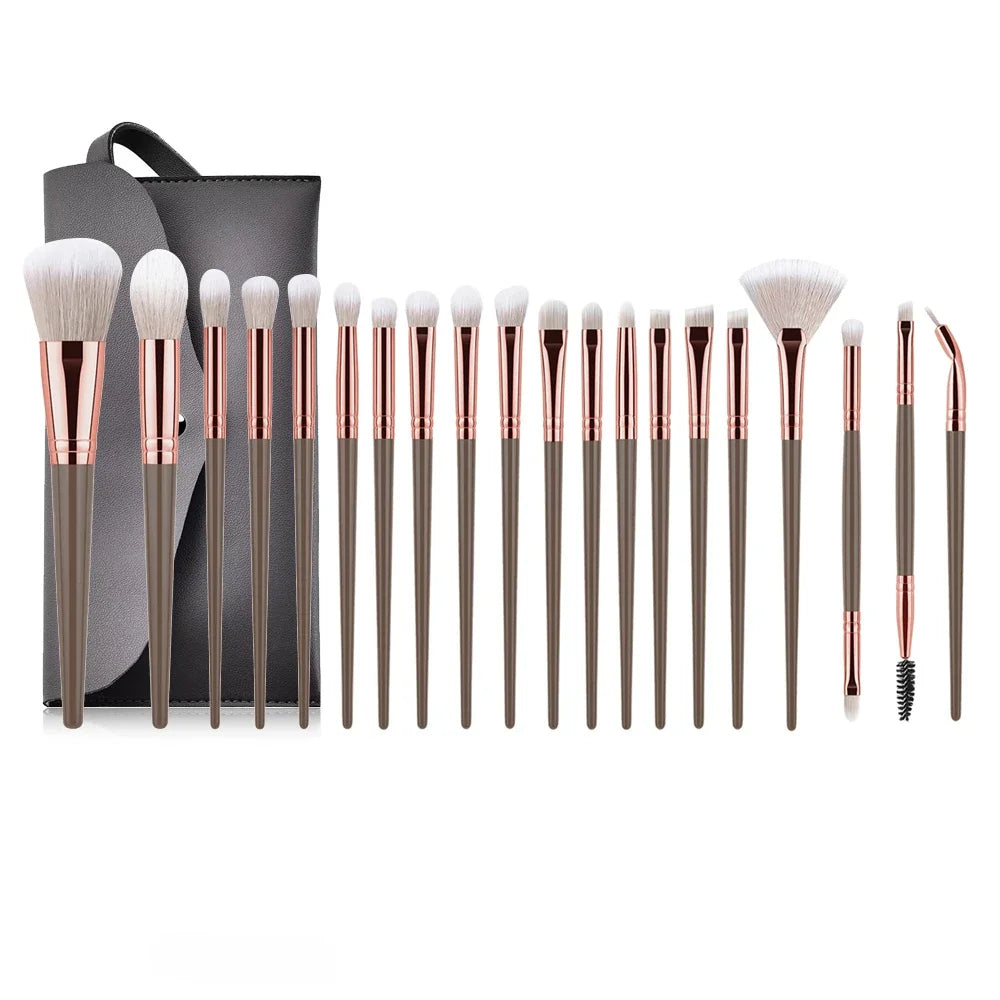 クラシックメイクブラシセット|クリーム・パウダー・リキッド対応の多機能コスメブラシ - brushy