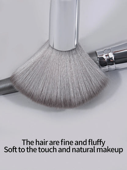 14本入り メイクブラシセット ＆ 両用メイクスポンジ2個 ＆ 三角フェイスパフ2個 - brushy