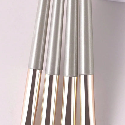 シャンパンシルバー ポータブル アイメイクブラシセット（8本入り） - brushy