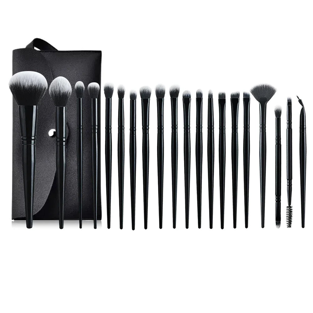 クラシックメイクブラシセット｜クリーム・パウダー・リキッド対応の多機能コスメブラシ - brushy