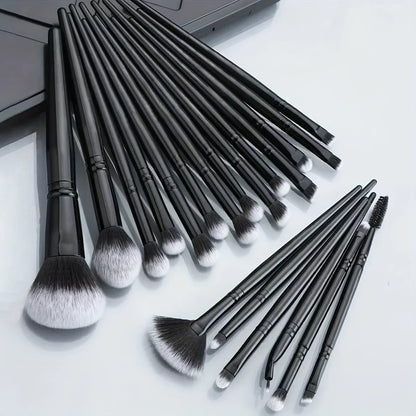 クラシックメイクブラシセット｜クリーム・パウダー・リキッド対応の多機能コスメブラシ - brushy