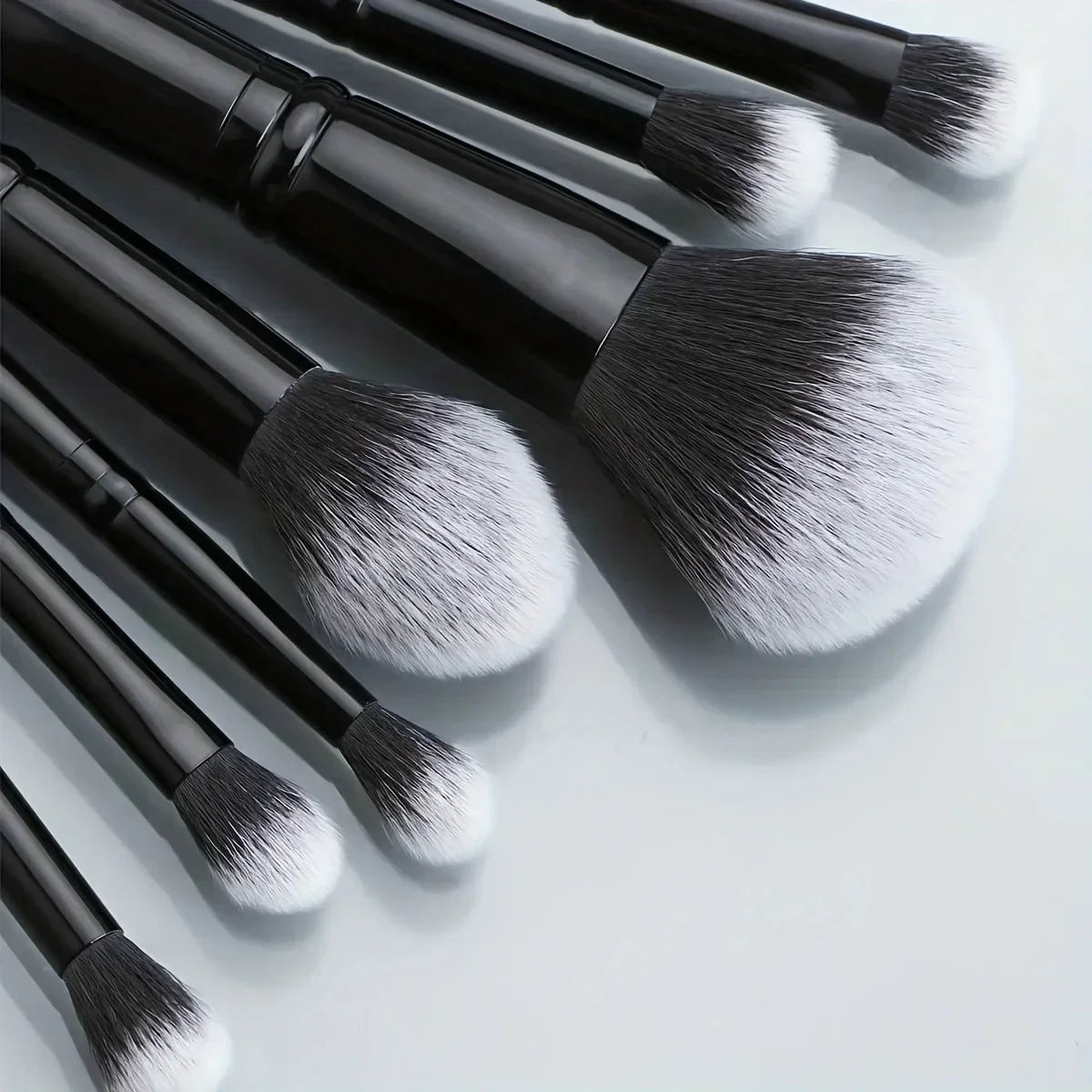 クラシックメイクブラシセット｜クリーム・パウダー・リキッド対応の多機能コスメブラシ - brushy